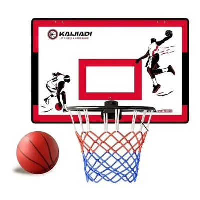 Basketbal kôš s loptou